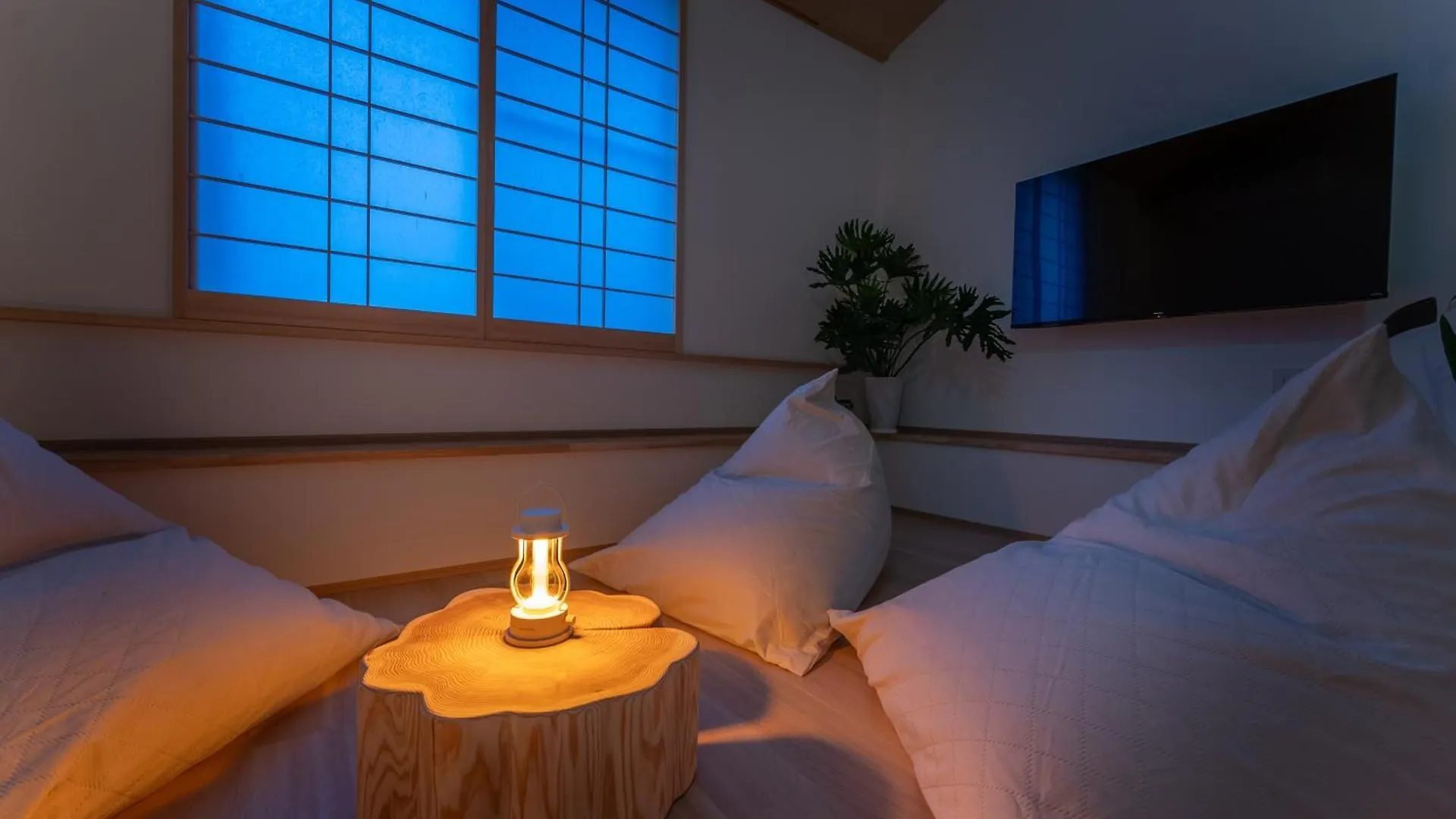 Hako Reiro 箱・玲瓏 Apartment Hakone Japan